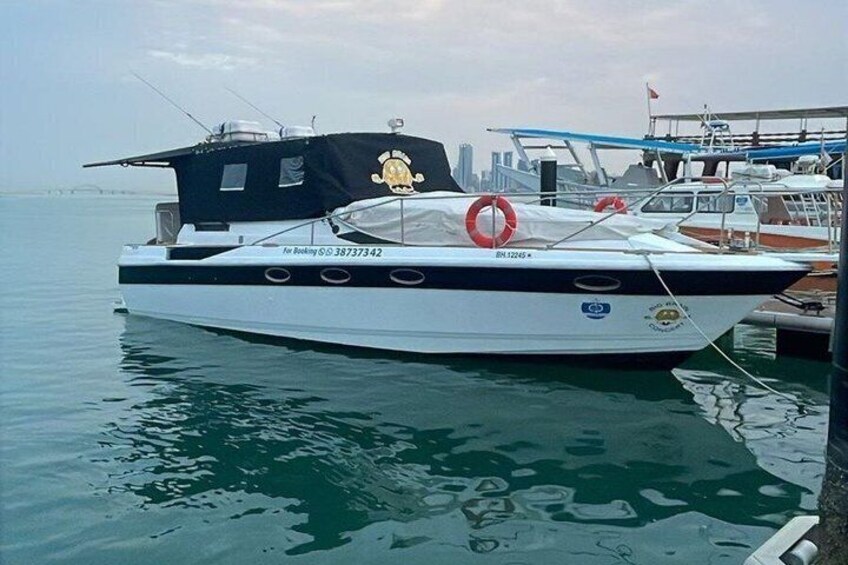 City View Yacht Lounge Experience and Boat tours in Bahrain 2
