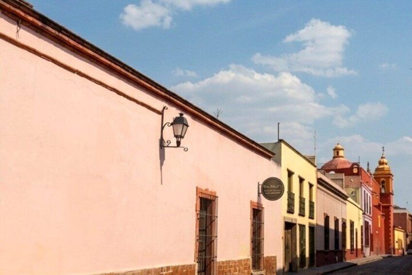 Historical Tour in Querétaro Hidden Author Experience 3
