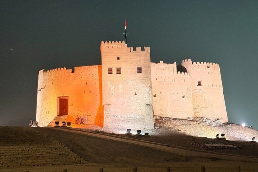 Fujairah East Coast Tour from Dubai with Mosque Fort and Beach 4