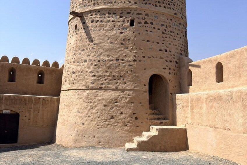 Fujairah East Coast Tour from Dubai with Mosque Fort and Beach 5