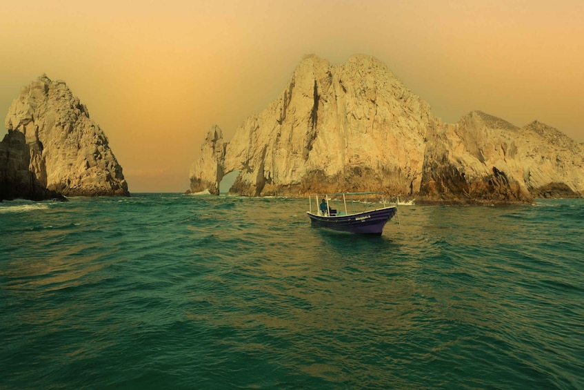 Picture 3 for Activity Los Cabos: Sunset Boat Tour to the Arch and Sea Lions 3