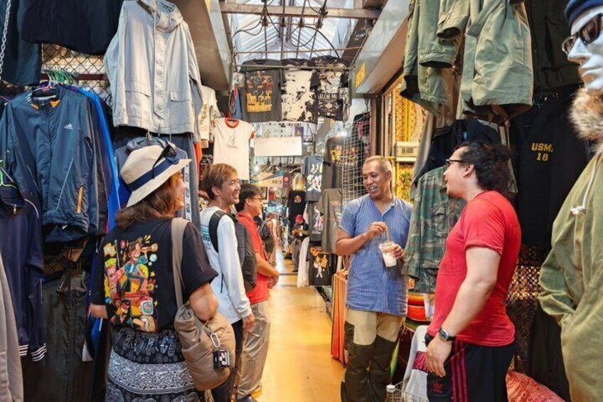 Bangkok Vintage Clothing Hunting in Chatuchak Market with Pro 1
