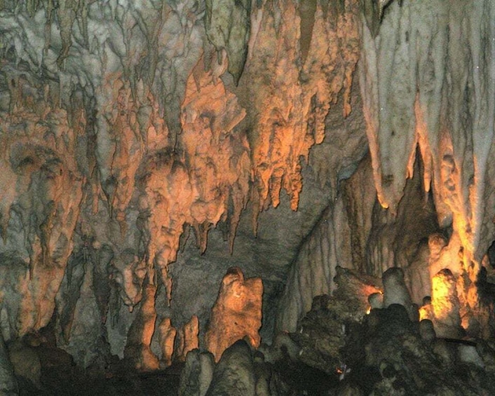 Picture 1 for Activity Dumaguete: Mabinay Caves & Spring Resort 3
