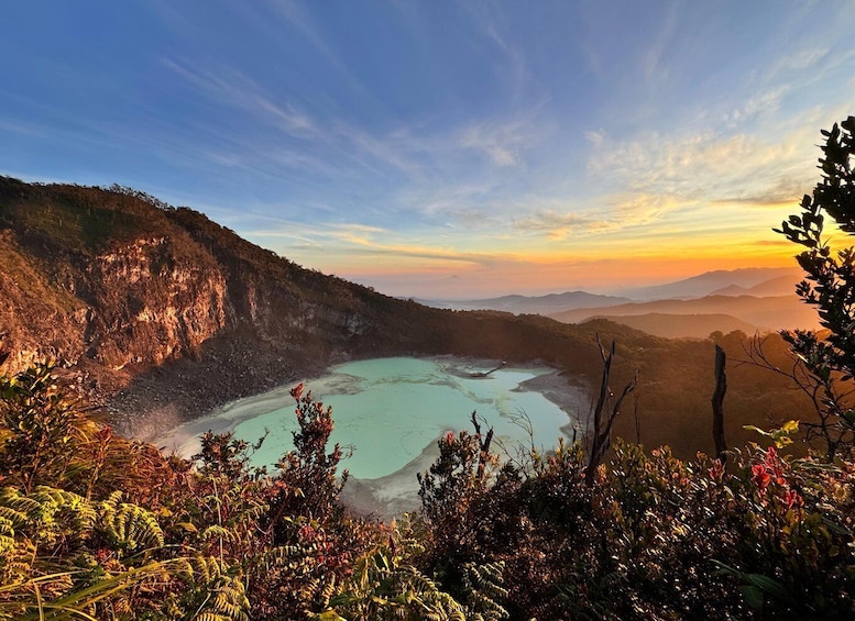 Kawah Putih Crater Sunrise Tour with Entry Fee & Transfers 1
