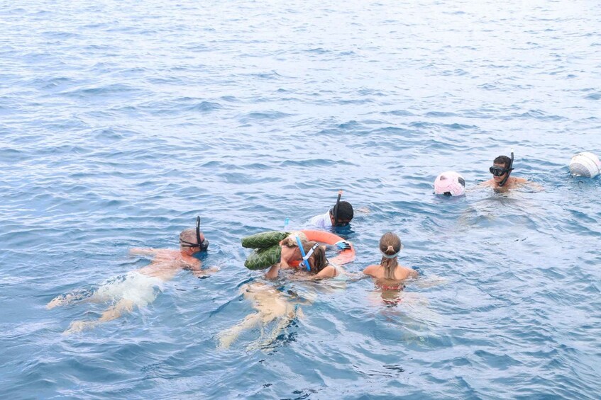 Picture 9 for Activity Bora Bora: Full-Day Lagoon Tour with Snorkeling & BBQ Motu 4