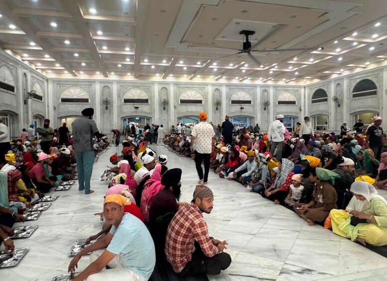 Picture 2 for Activity Old & New Delhi : All Inclusive Guided City Tour with Bazaar 2