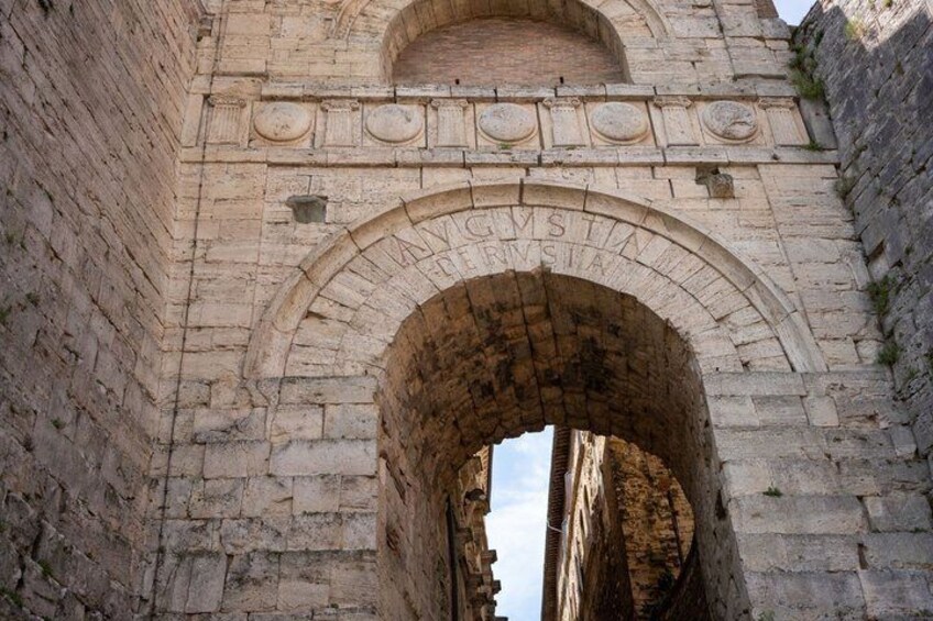 Perugia : Guided Walking Tour in the Old Town 3