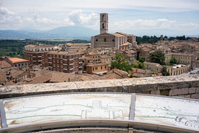 Perugia : Guided Walking Tour in the Old Town 1