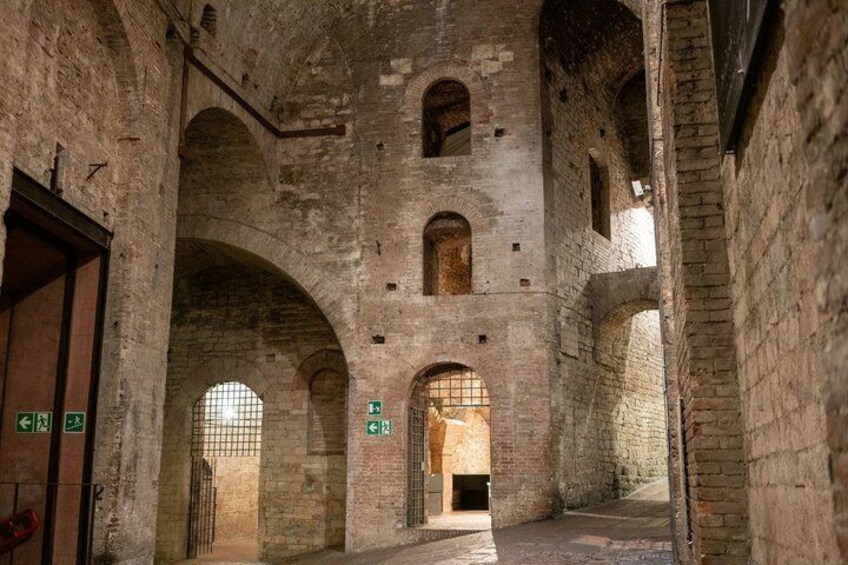 Perugia : Guided Walking Tour in the Old Town 4