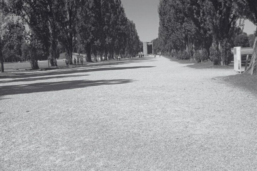 Dachau Concentration Camp Guided History Tour 4