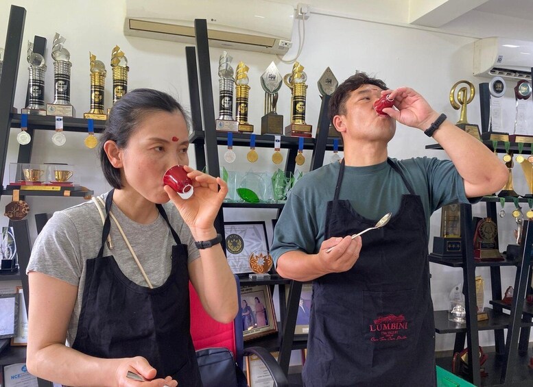 Picture 2 for Activity Deniyaya: Memorial Tea Plantation Tour & Tasting 4