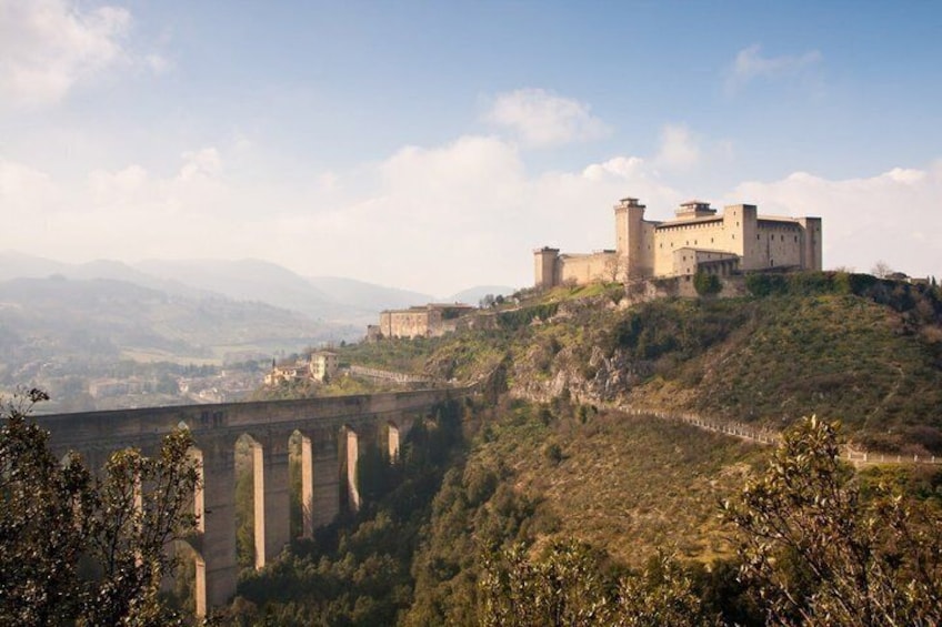 Spoleto : guided tour through History, Art and Panoramas 1