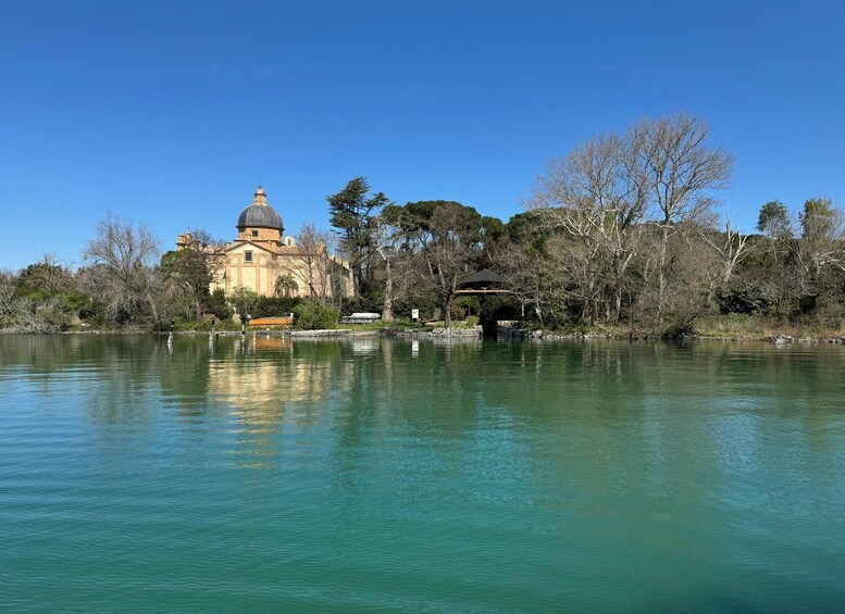Picture 5 for Activity Lake Bolsena: Islands Dinghy Tour with Swimming & Snorkeling 2