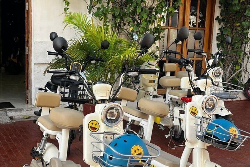Cultural and Tasting Electric Motorcycle City Tour in Santa Marta 3