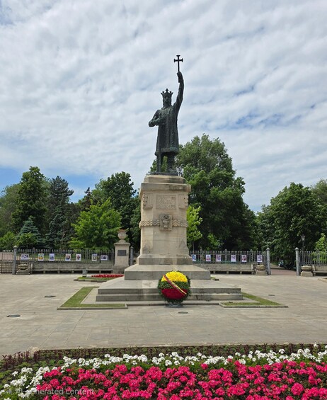 Chisinău: Walking Tour With Local Guide & Hidden Gems 2