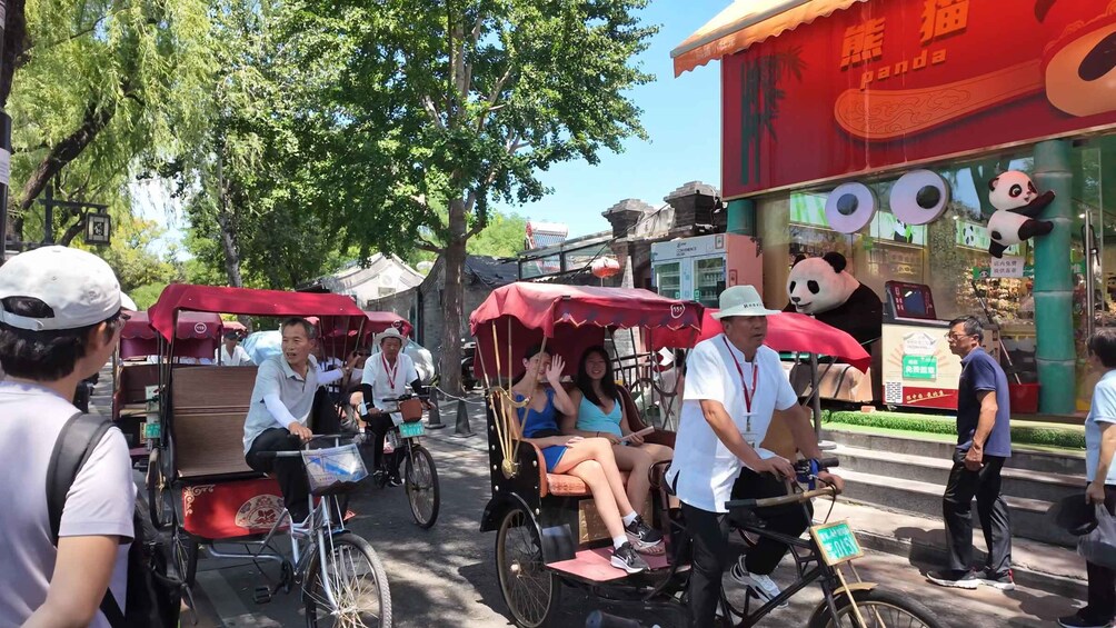 Beijing: Hutong Tour by Rickshaw & Family Visit 1