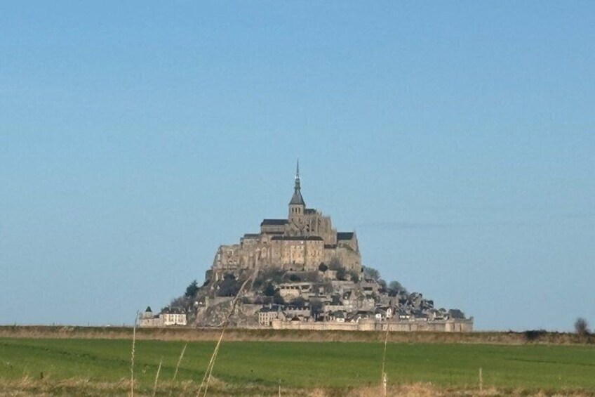 Caen or Bayeux : Mont Saint-Michel Tour by Vintage Range Rover 1