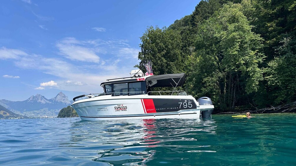 Lake Lucerne: Private Luxury Boat Cruise 1