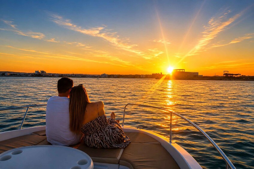 Torrevieja: Private Sunset Boat Cruise for Couples with Cava 2