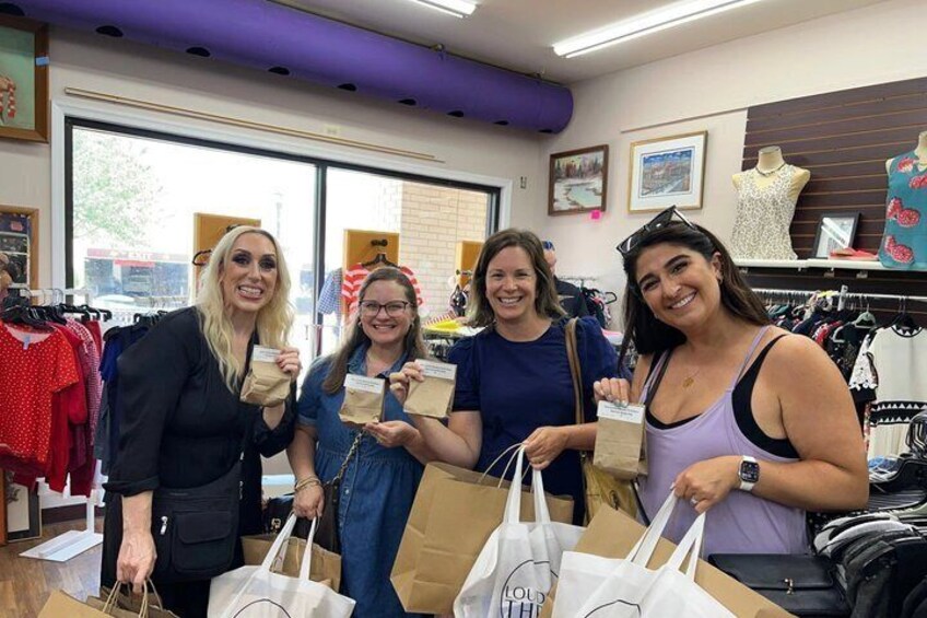 Guided Thrift Store Walking Tour in Historic Leesburg 1