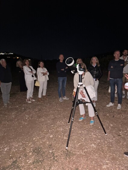 Picture 1 for Activity Vieste: Sunset Picnic in Vineyard WineTasting and Stargazing 1