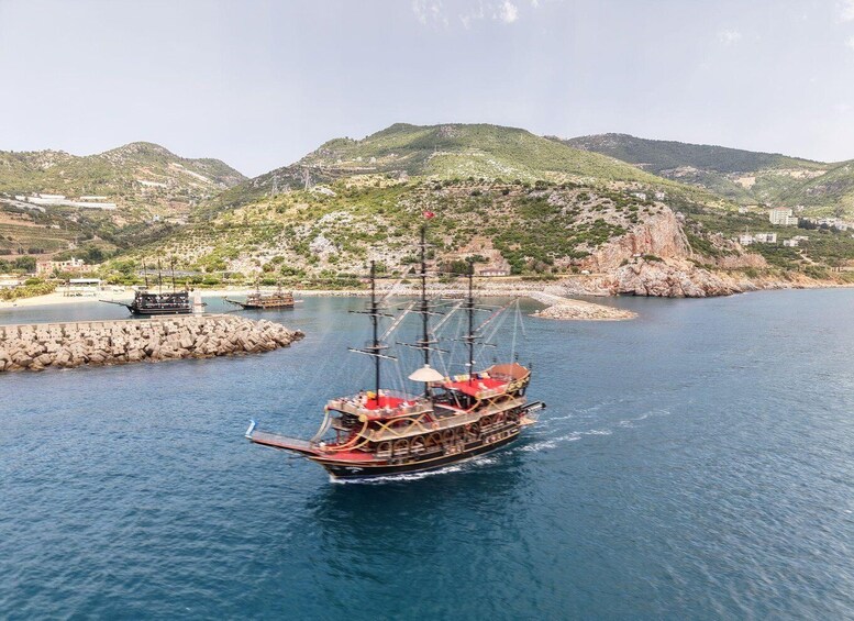 Picture 12 for Activity Alanya: Sunset Dinner Cruise with Hotel Pickup 3