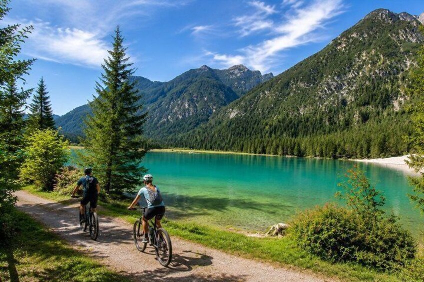 Lake Landro And Bike Tour Between the Walls of Monte Cristallo 5