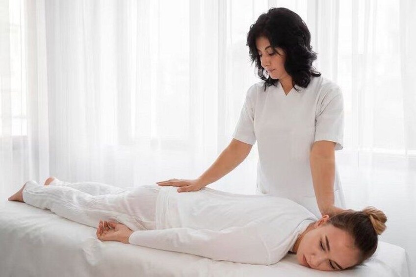 Japanese Shiatsu Manual Therapy and Full Body Energy Balance 1
