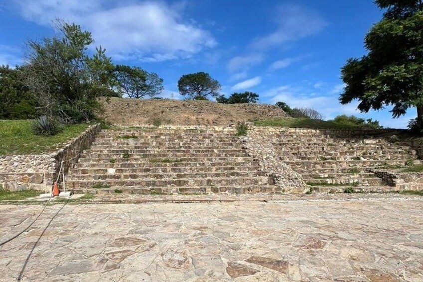 Monte Alban and Atzompa half day archaeological tour 2