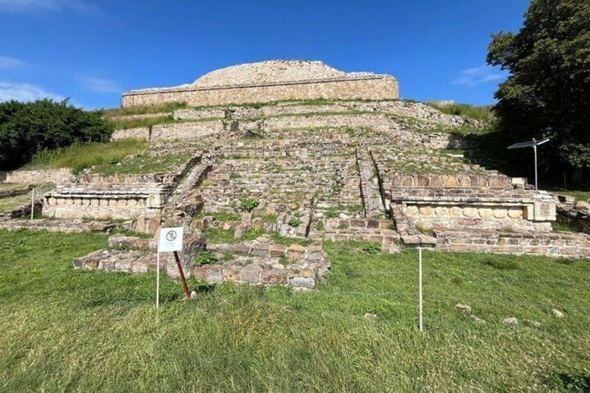 Monte Alban and Atzompa half day archaeological tour 3
