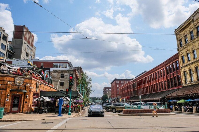 Milwaukee Third Ward Food Tour: Donuts, Sweet Treats & More 2