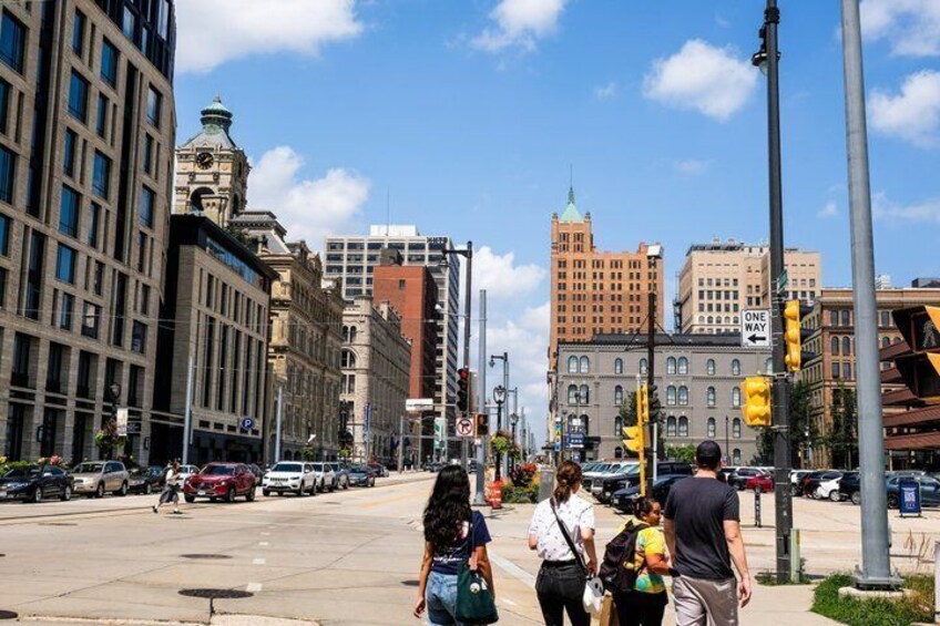 Milwaukee Third Ward Food Tour: Donuts, Sweet Treats & More 3