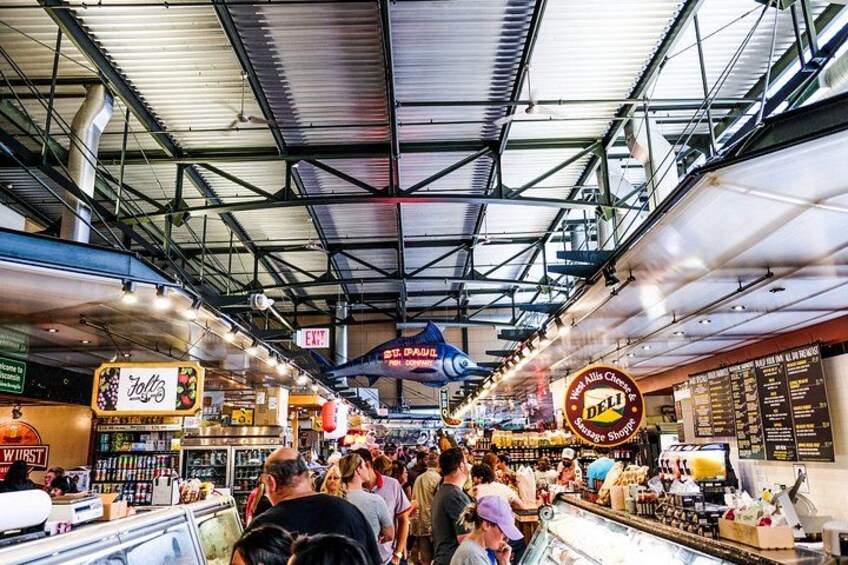 Milwaukee Third Ward Food Tour: Donuts, Sweet Treats & More 4