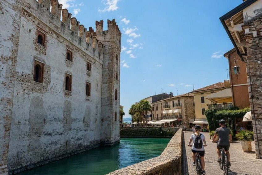 Peschiera del Garda eBike tour in Sirmione and Lazise vrtual guided 1