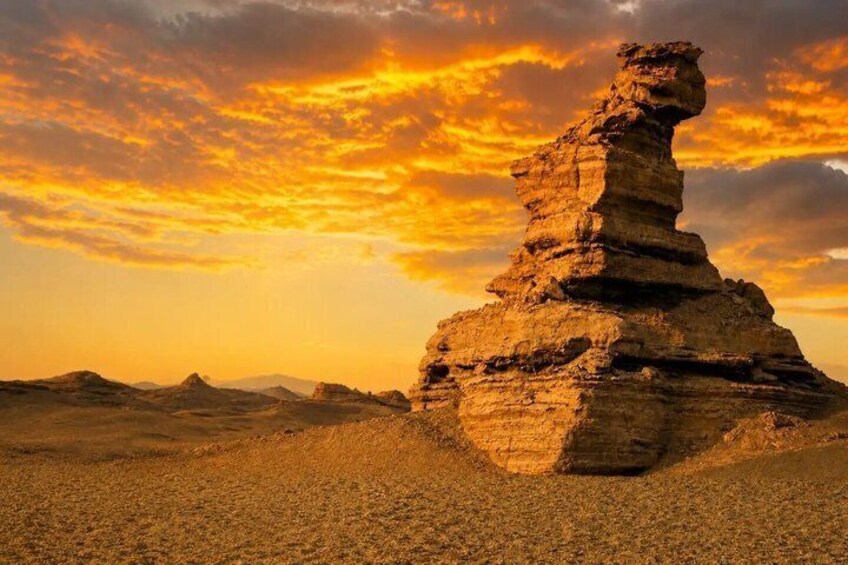 Yumenguan and Yadan in Dunhuang Small Group Tour with Tickets 2