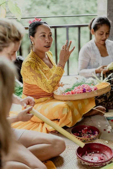 Ubud: Canang Sari Offerings Experience & Balinese Blessing 1