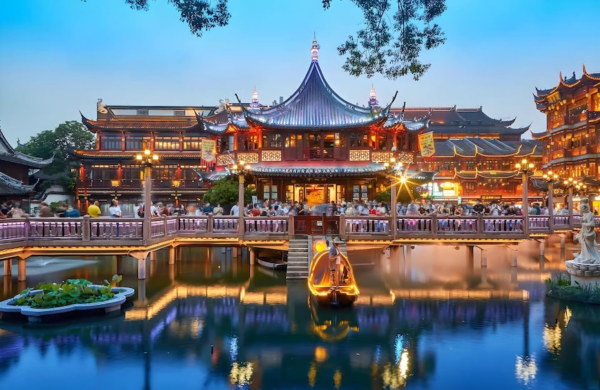 Shanghai: Huangpu River Cruise + Yu Garden + Public Transit Card Pass 2