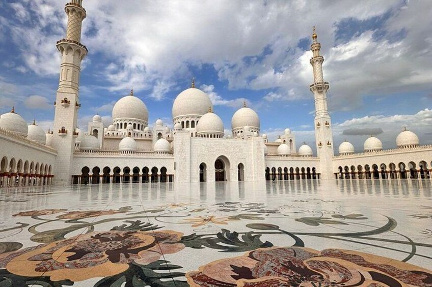Private Abu Dhabi Airport Layover Grand Mosque and Palace 6 Hours 4