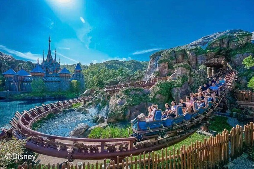 Hong Kong Disneyland Ticket with Meal Voucher Options 3