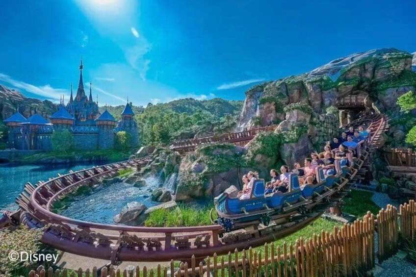 Hong Kong Disneyland Ticket with Meal Voucher Options 3