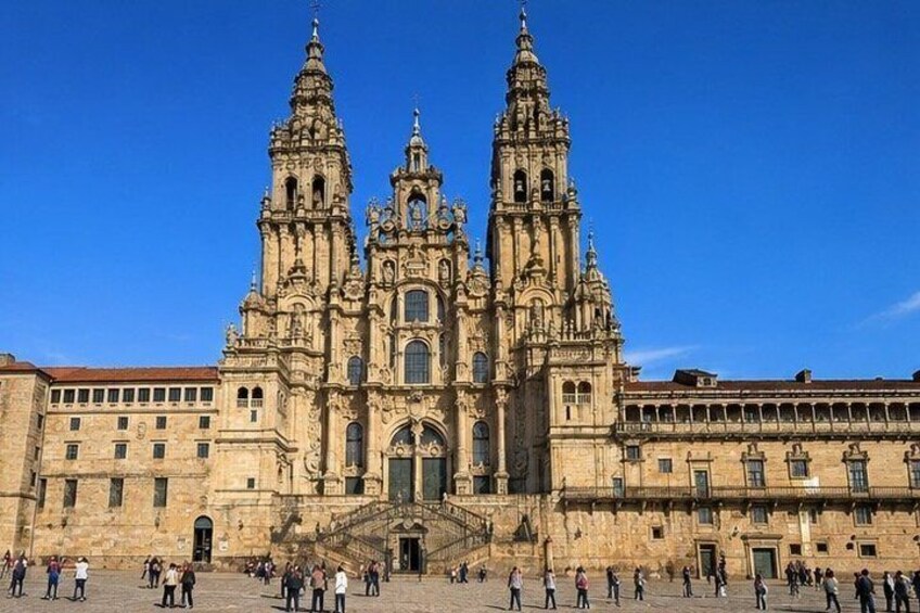 Private Walking Tour of Santiago de Compostela in Russian 1
