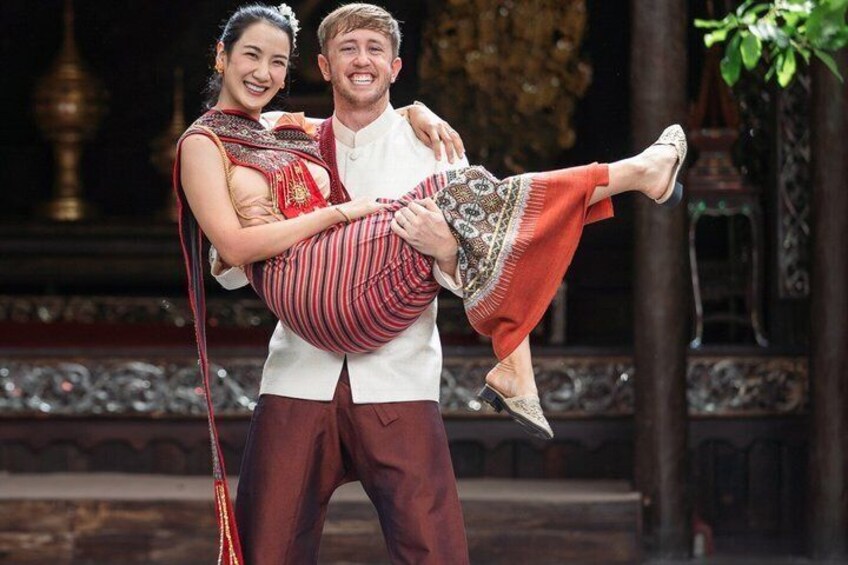 Traditional Thai Dress Photoshoot at Baan Monfai 2
