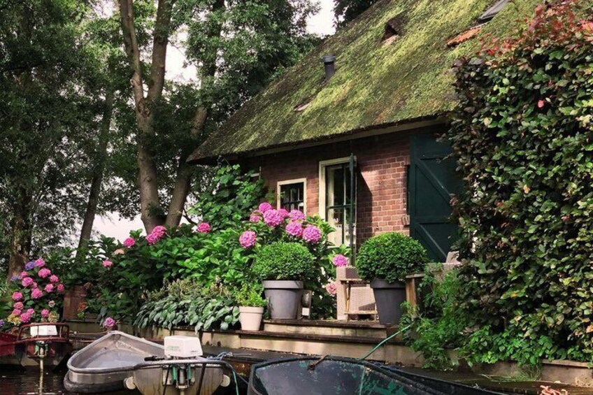 Private Giethoorn Day Trip from Amsterdam Luxury Mercedes EQE 5