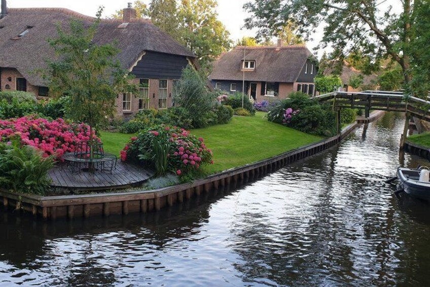 Private Giethoorn Day Trip from Amsterdam Luxury Mercedes EQE 4