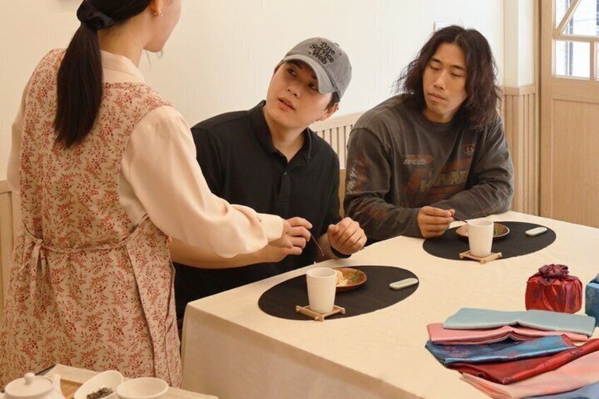 Seoul Korean Tea and Rice Cake Tasting with Bojagi Craft Workshop 2
