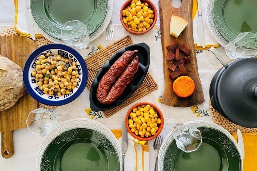 Private Dinner in a Local Home Mediterranean Table in Lisbon 4