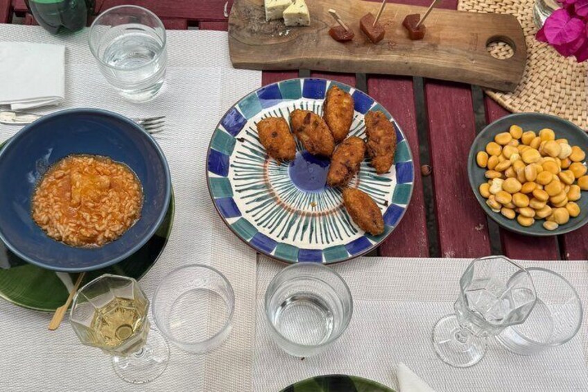 Private Dinner in a Local Home Mediterranean Table in Lisbon 5