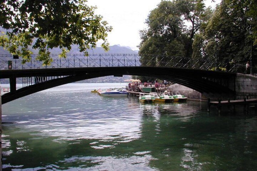 Annecy Self Guided Walking Tour Landmarks with Audio and Quiz 3