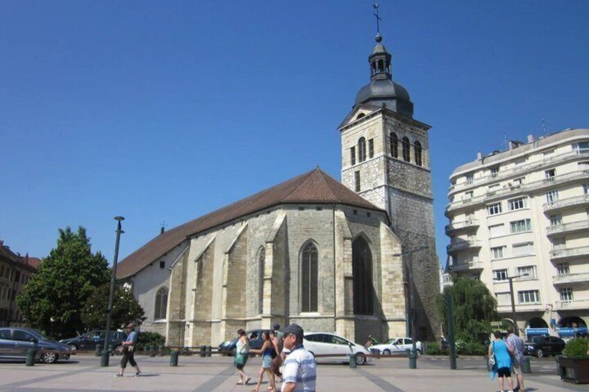 Annecy Self Guided Walking Tour Landmarks with Audio and Quiz 4