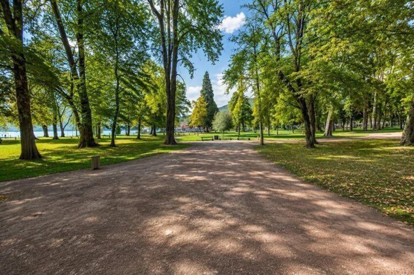 Annecy Self Guided Walking Tour Landmarks with Audio and Quiz 2
